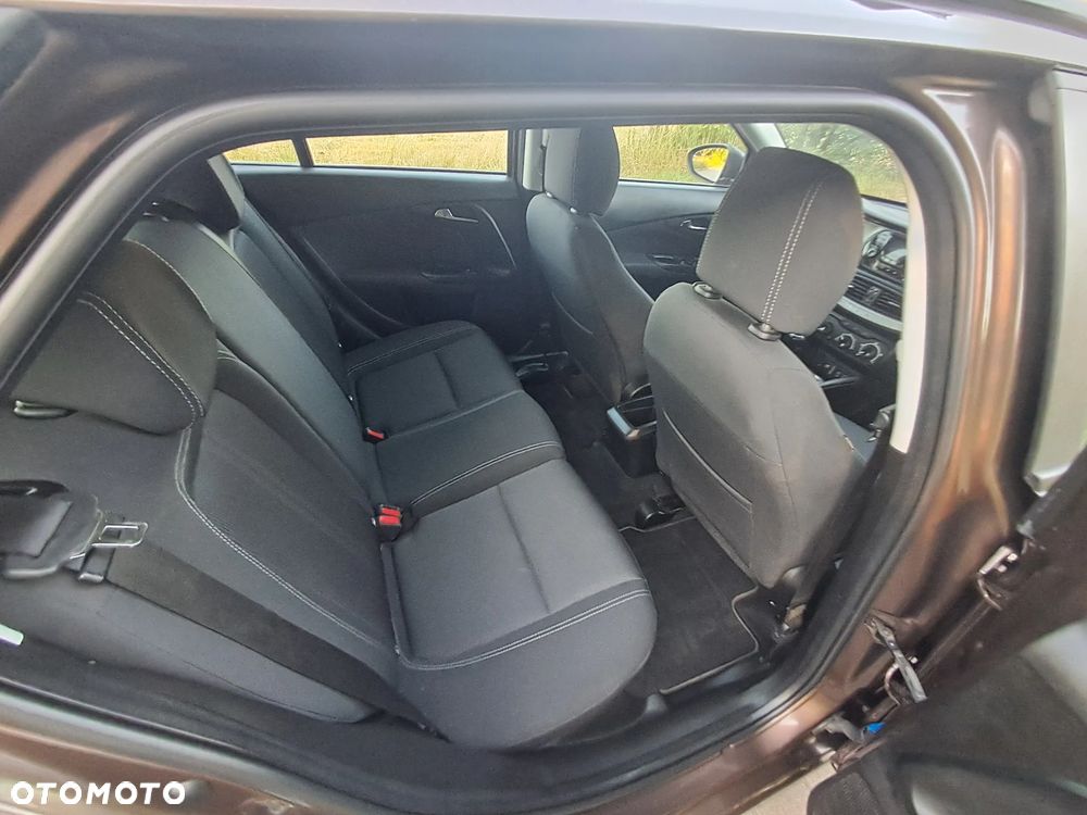 Fiat Tipo 1.4 T-Jet 16v Sport - 28