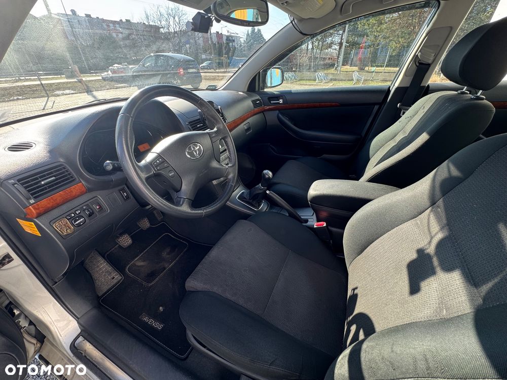 Toyota Avensis 2.0 VVT-i Sol - 5