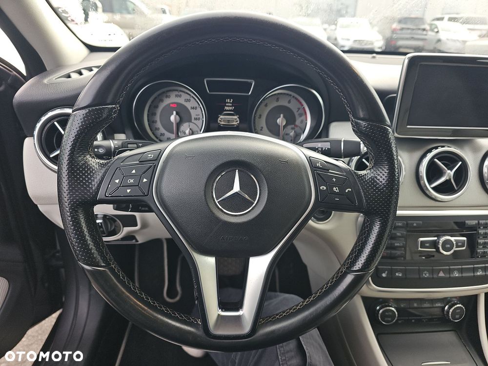 Mercedes-Benz GLA 250 4Matic 7G-DCT AMG Line - 8