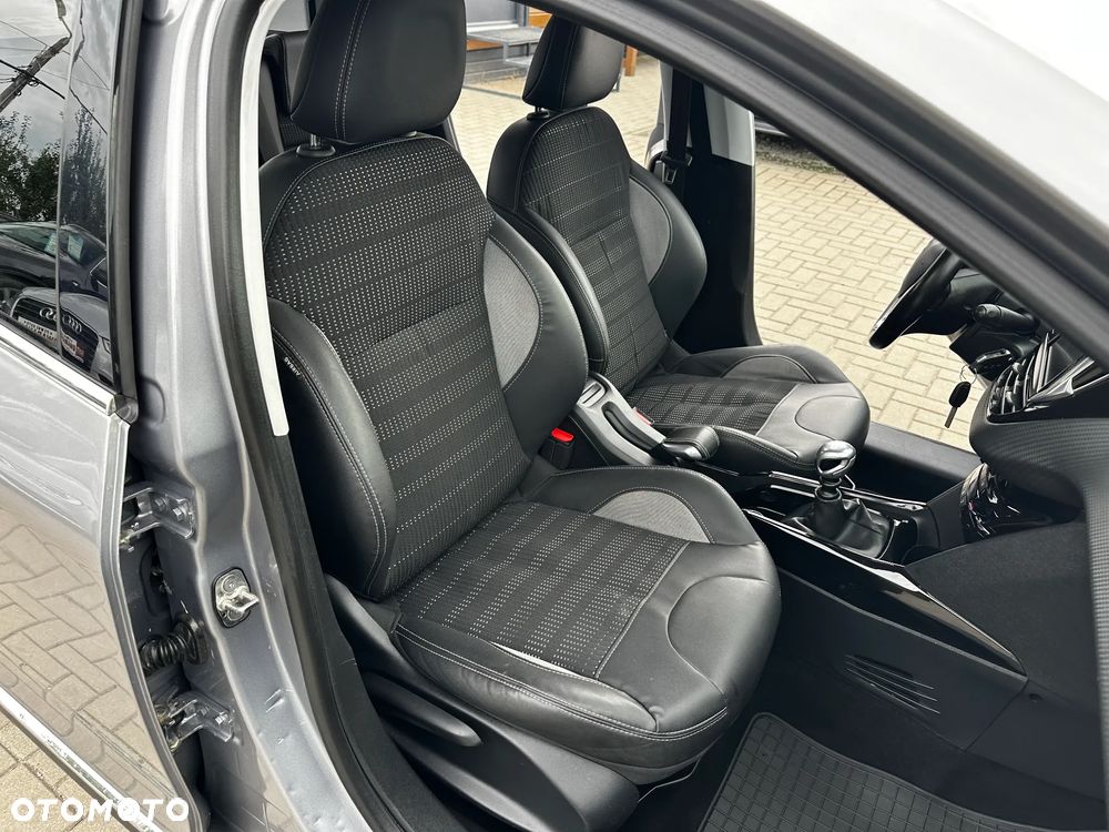 Peugeot 2008 - 21