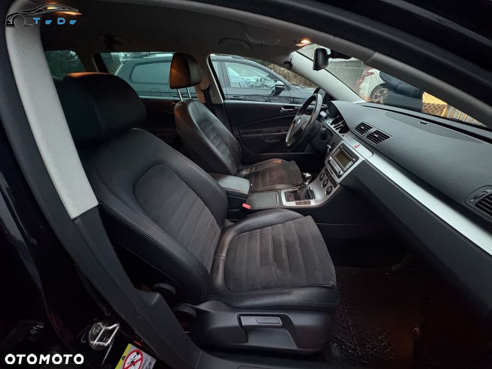Volkswagen Passat Variant 2.0 TDI 4Mot Highline - 30
