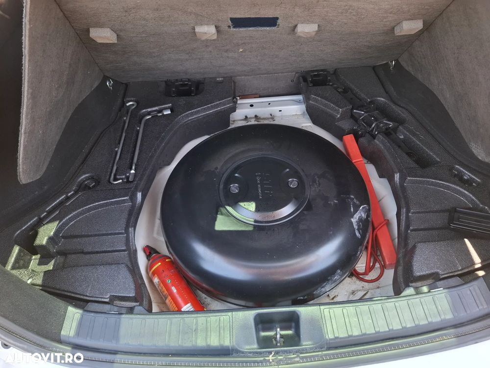 Toyota Prius - 27