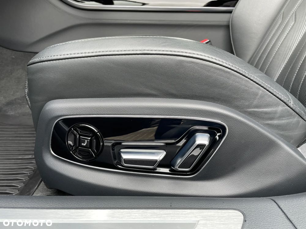 Audi A8 55 TFSI quattro tiptronic - 36