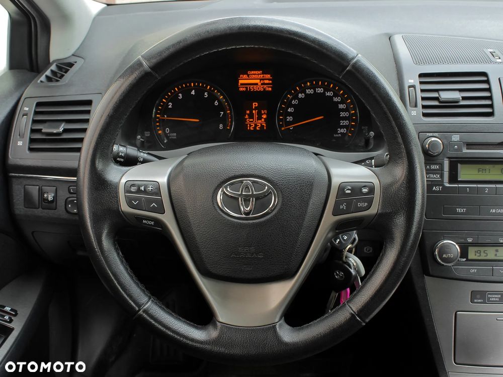 Toyota Avensis 1.8 Premium MS - 21