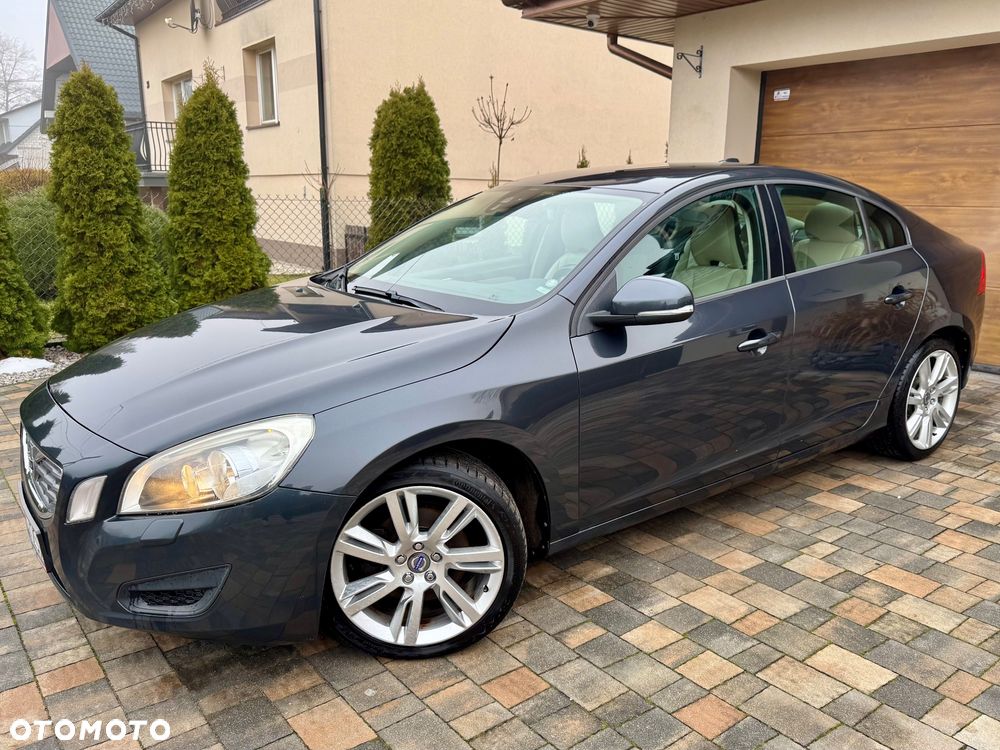 Volvo S60 2.0T Momentum - 1