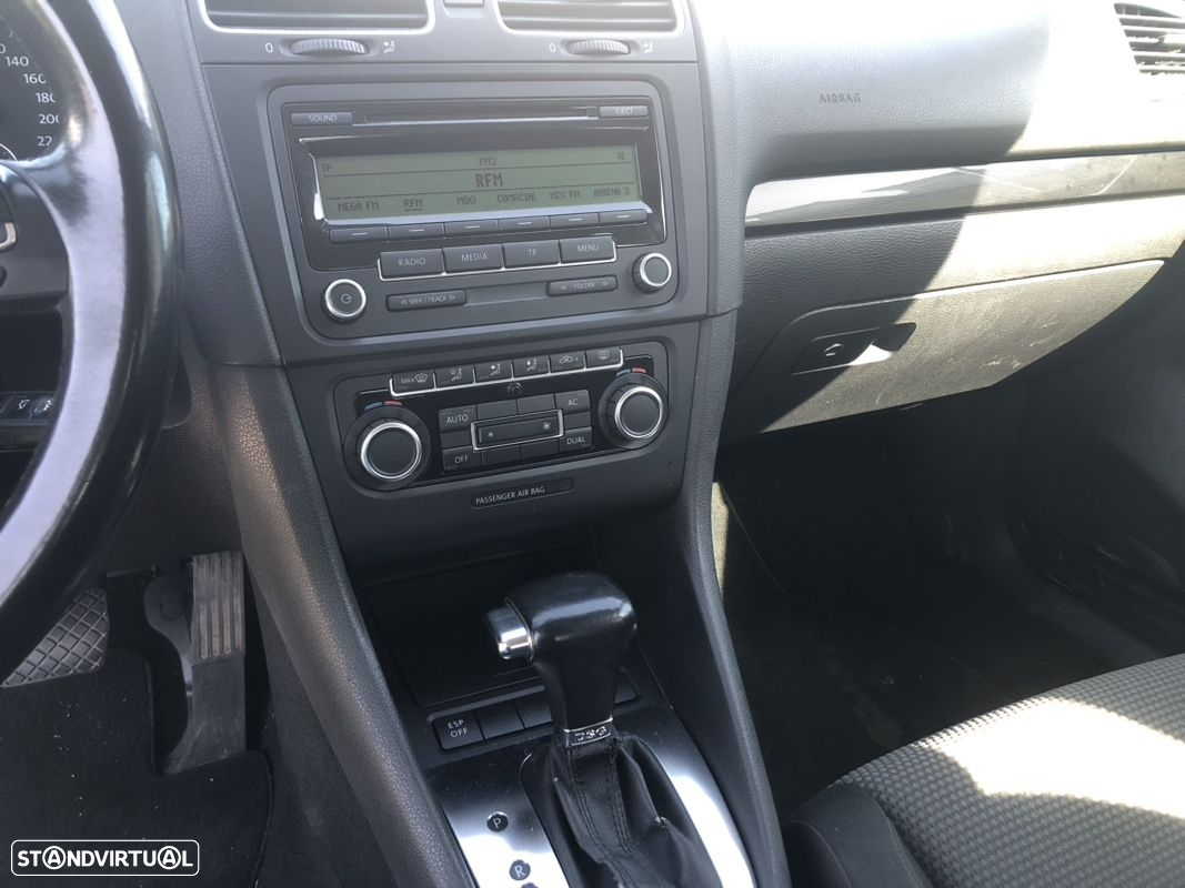 VW Golf 1.6 TDi Confortline DSG - 8