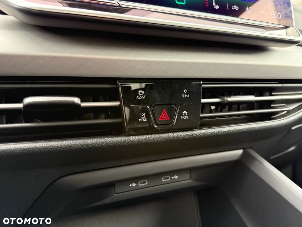 Volkswagen Golf 1.5 eTSI mHEV Life Plus DSG - 22