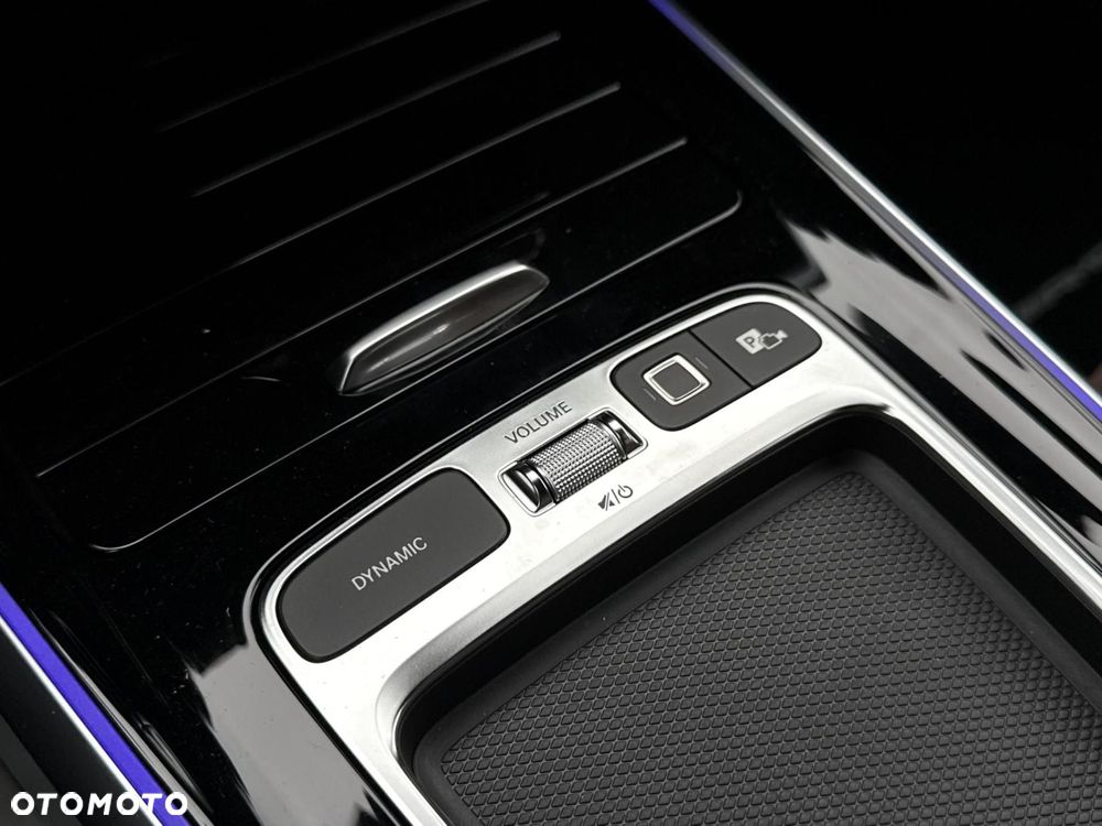 Mercedes-Benz GLB - 23