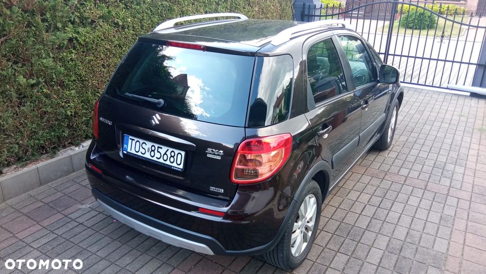 Suzuki SX4 Classic 1.6 VVT 4x2 Comfort - 2