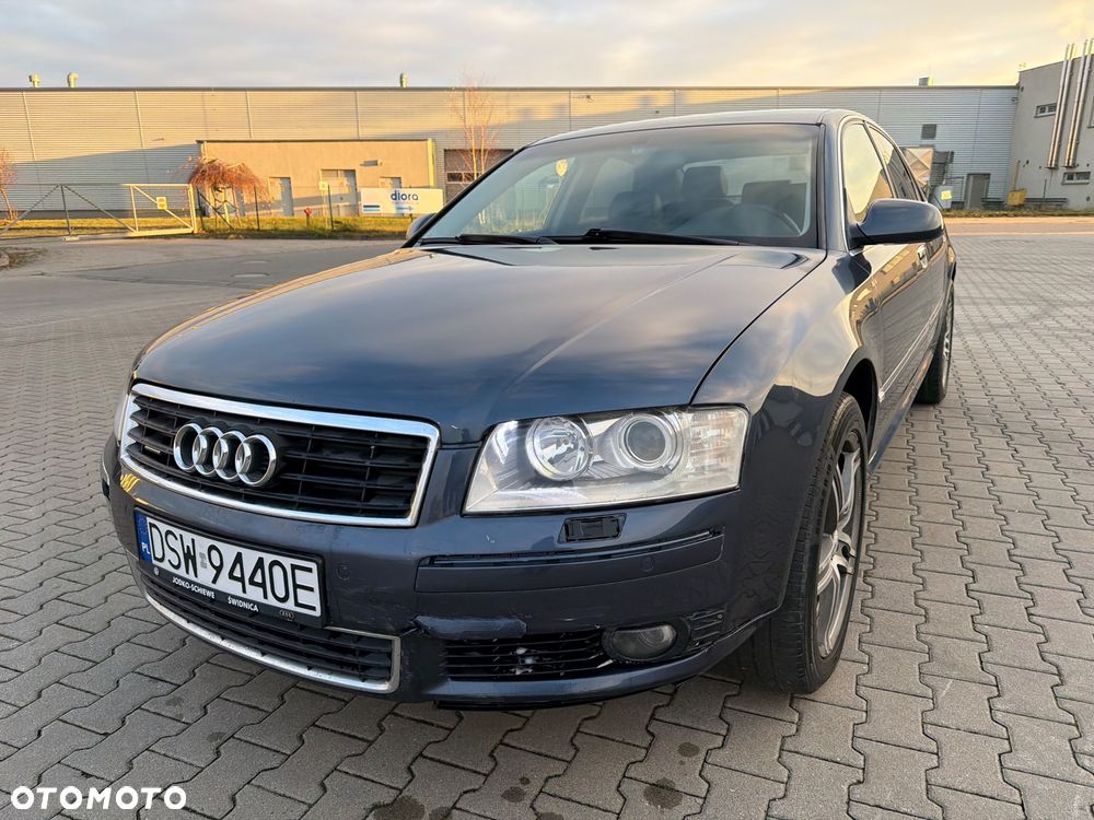 Audi A8 - 4