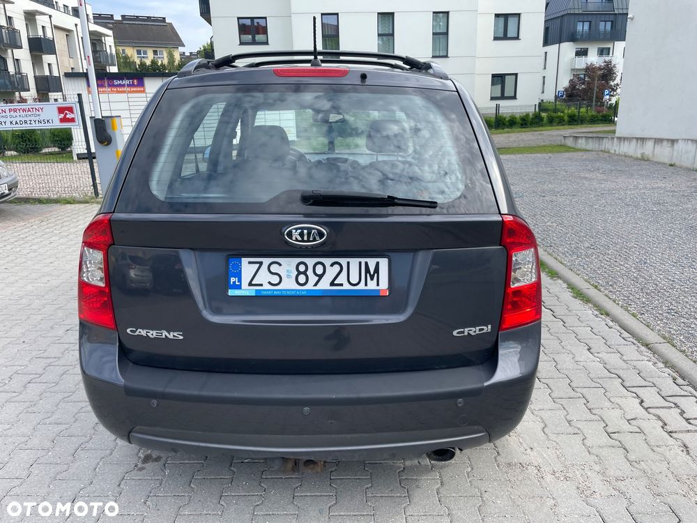 Kia Carens - 7