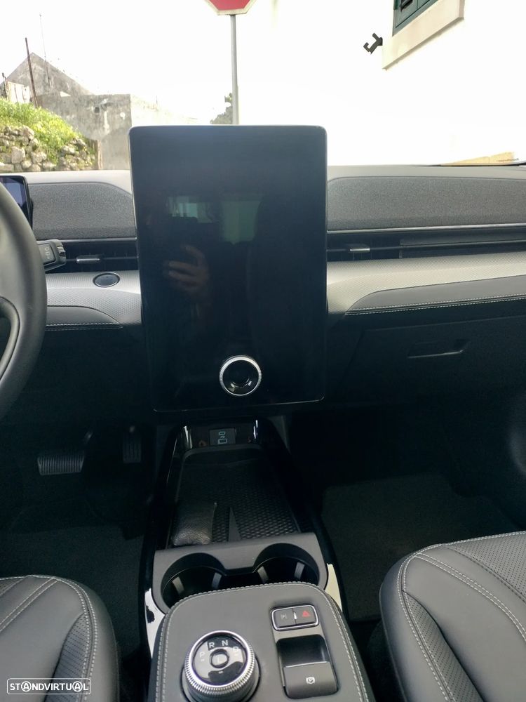 Ford Mustang Mach-E AWD PREMIUM - 8