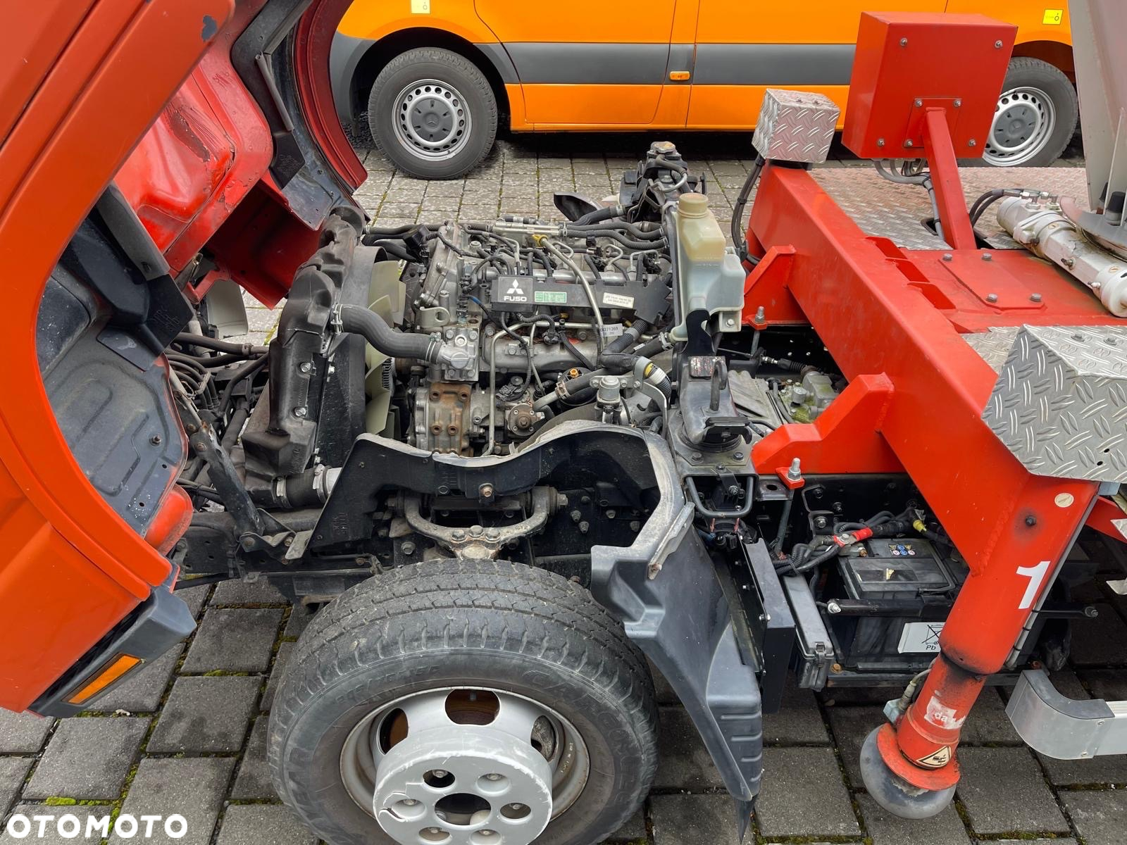 Mitsubishi Canter - 16