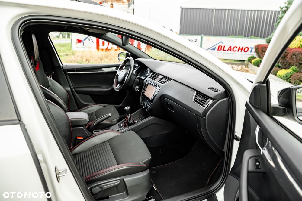 Skoda Octavia 2.0 TSI RS - 22