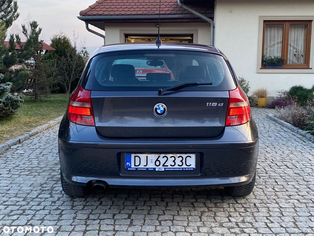 BMW Seria 1 118d - 4