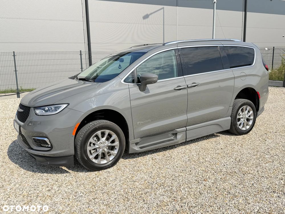 Chrysler Pacifica - 3