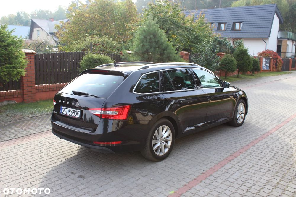 Skoda Superb 2.0 TDI DSG Premium Edition - 5
