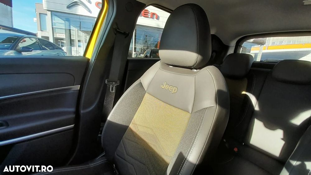 Jeep Avenger 1.2 AT6 Turbo MHEV Summit - 14