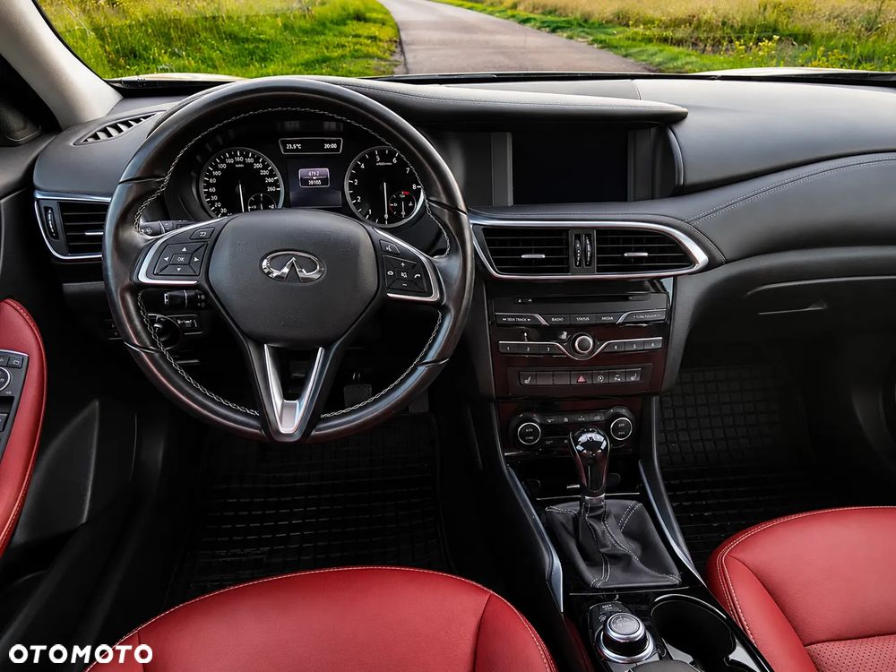 Infiniti Q30 1.6t Pure - 20
