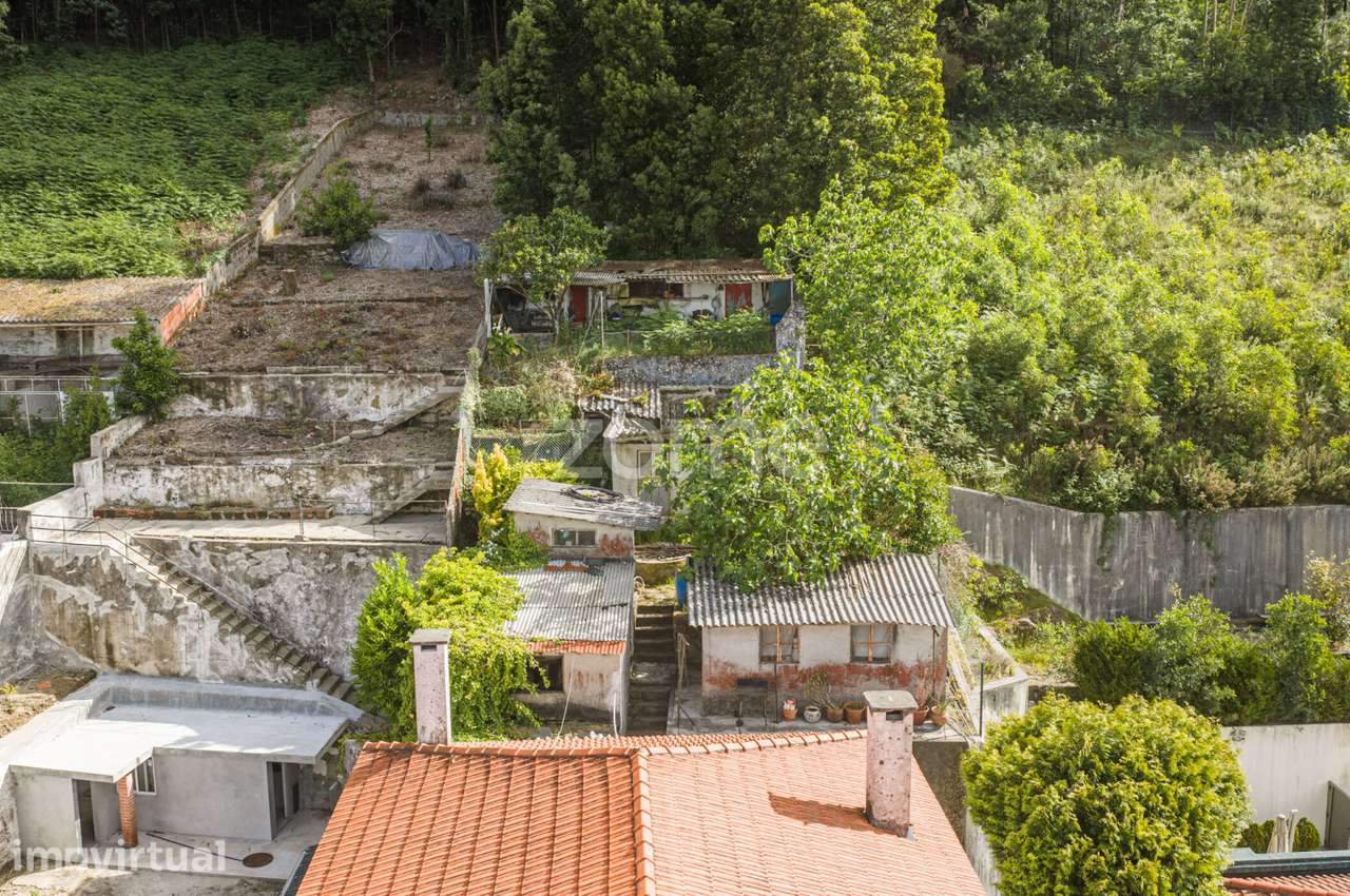Prédio para Investimento com 4 Habitações e Armazém em Gaia - Grande imagem: 3/27