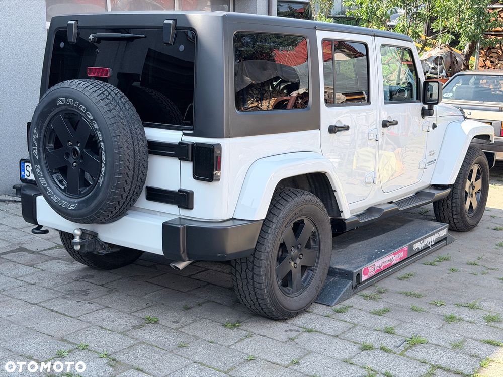 Jeep Wrangler 3.6 Unlim Sahara - 30