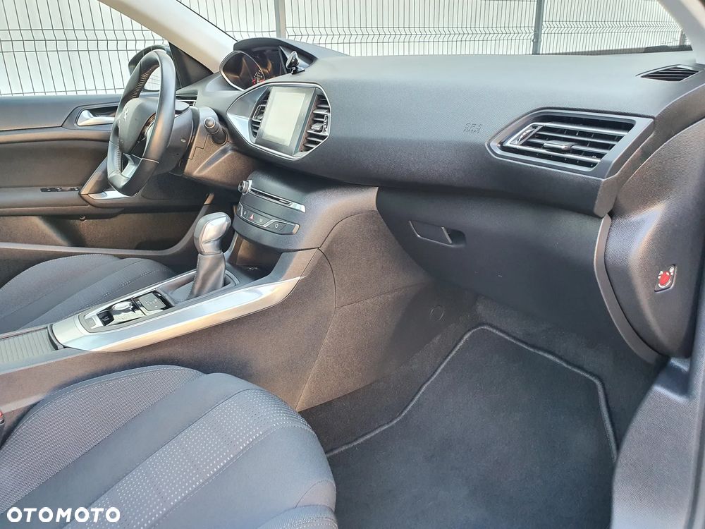 Peugeot 308 BlueHDi 180 EAT8 Stop & Start GT - 29
