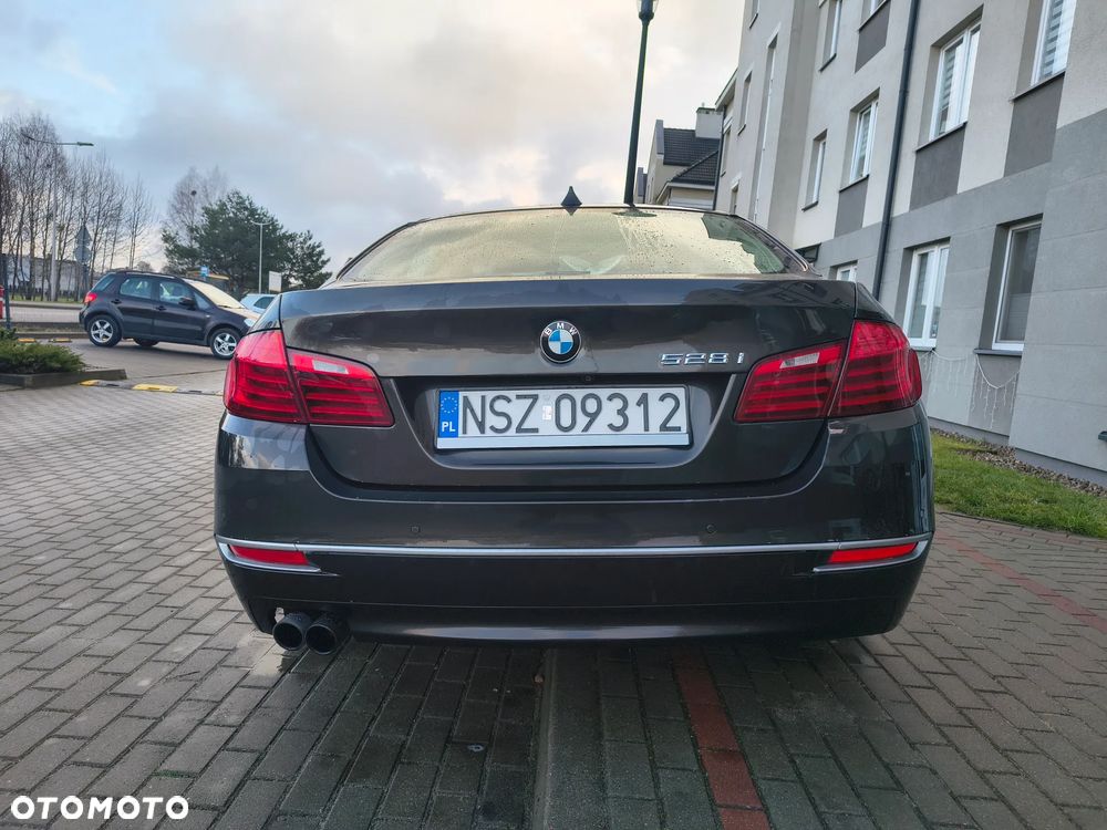BMW Seria 5 528i Modern Line - 7