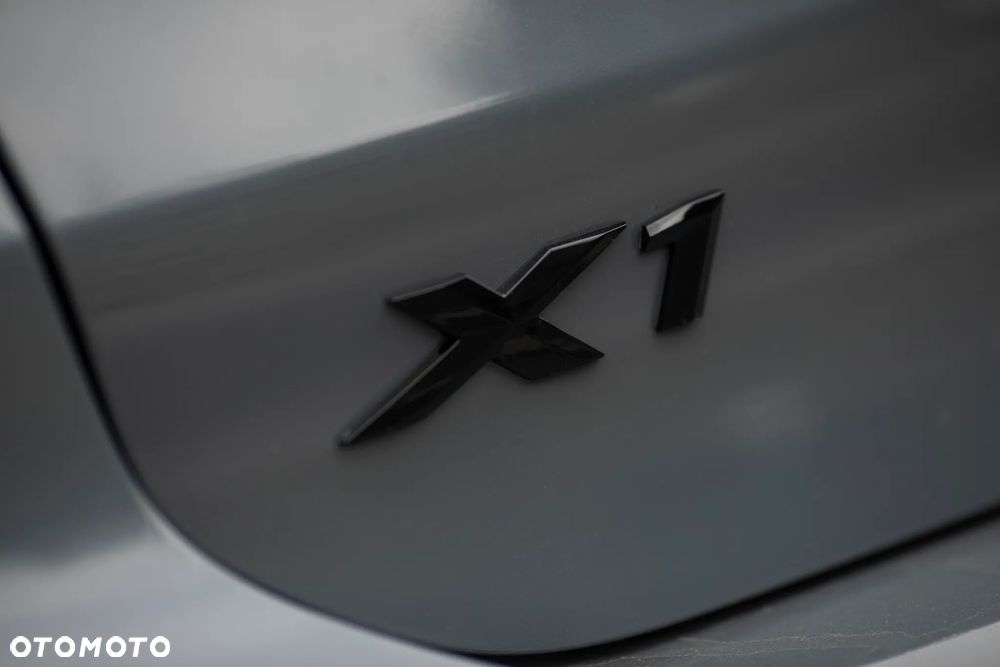 BMW X1 sDrive20i Sport Line - 11