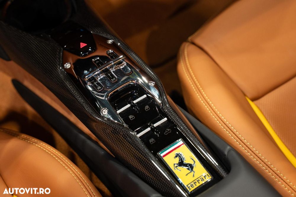 Ferrari 296 GTS - 10