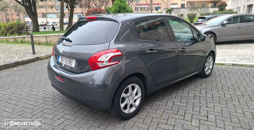 Peugeot 208 1.2 PureTech Active - 4