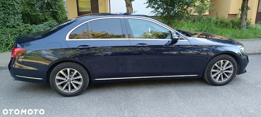 Mercedes-Benz Klasa E 220 d 4-Matic 9G-TRONIC - 4