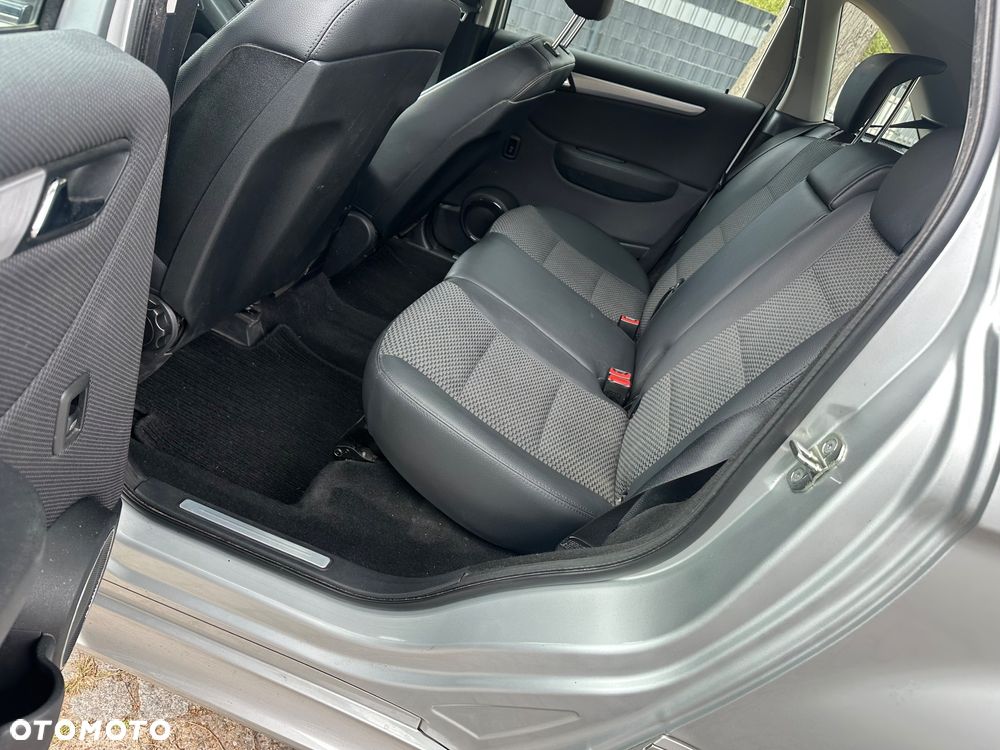 Mercedes-Benz Klasa B 160 BlueEFFICIENCY SPORT EDITION - 30