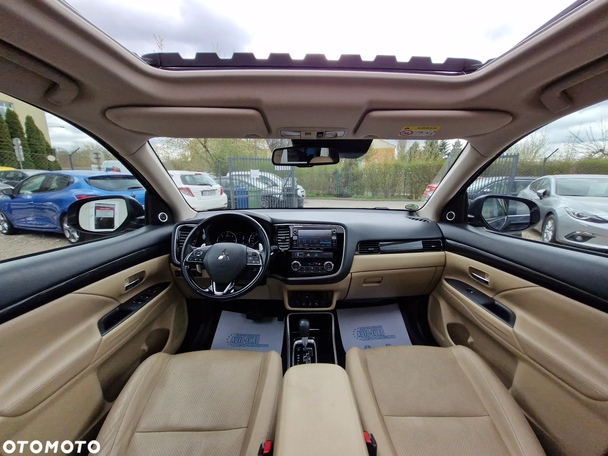 Mitsubishi Outlander - 23