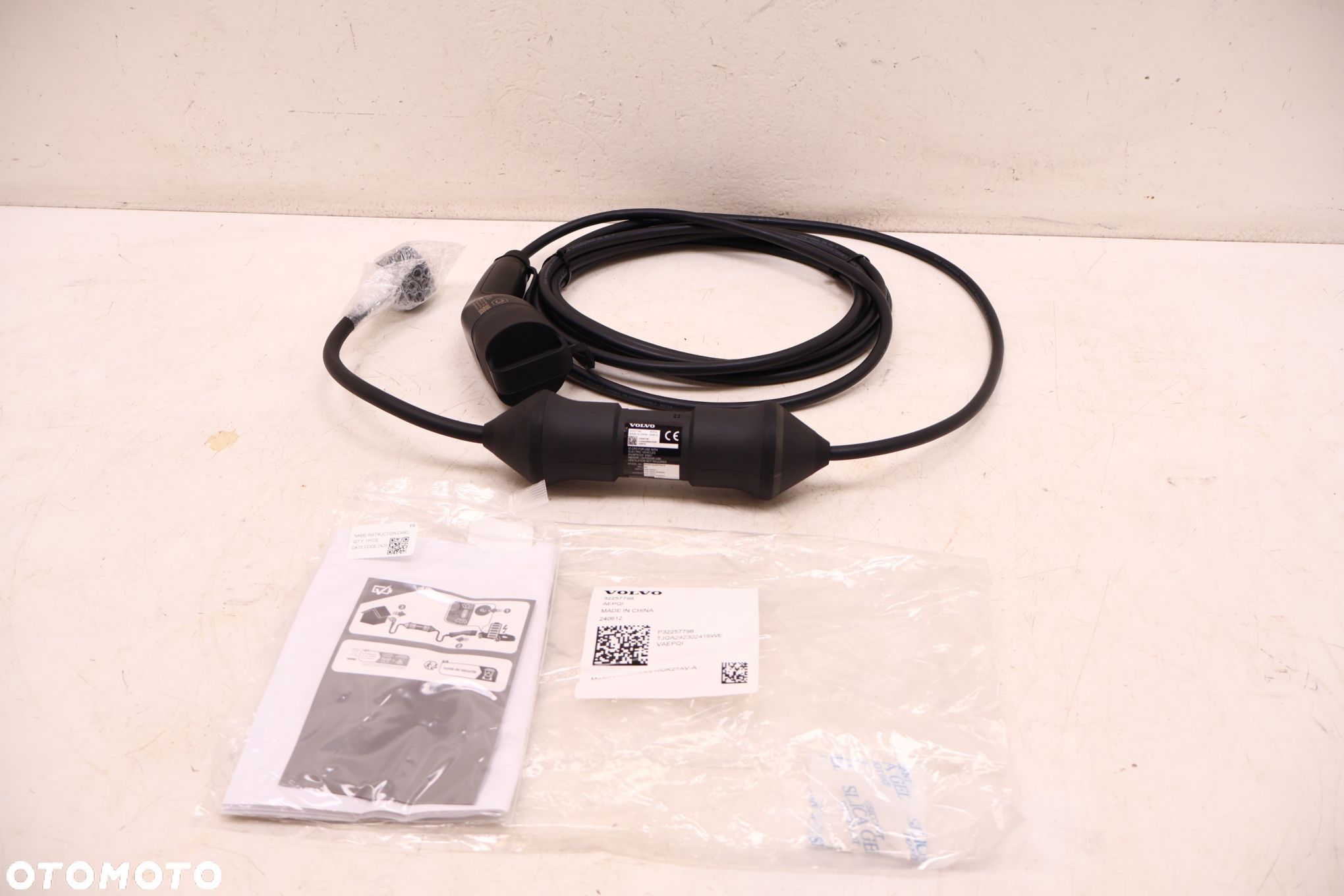 VOLVO XC60 II PRZEWÓD ŁADOWANIA ŁADOWARKA 32257798 - 1