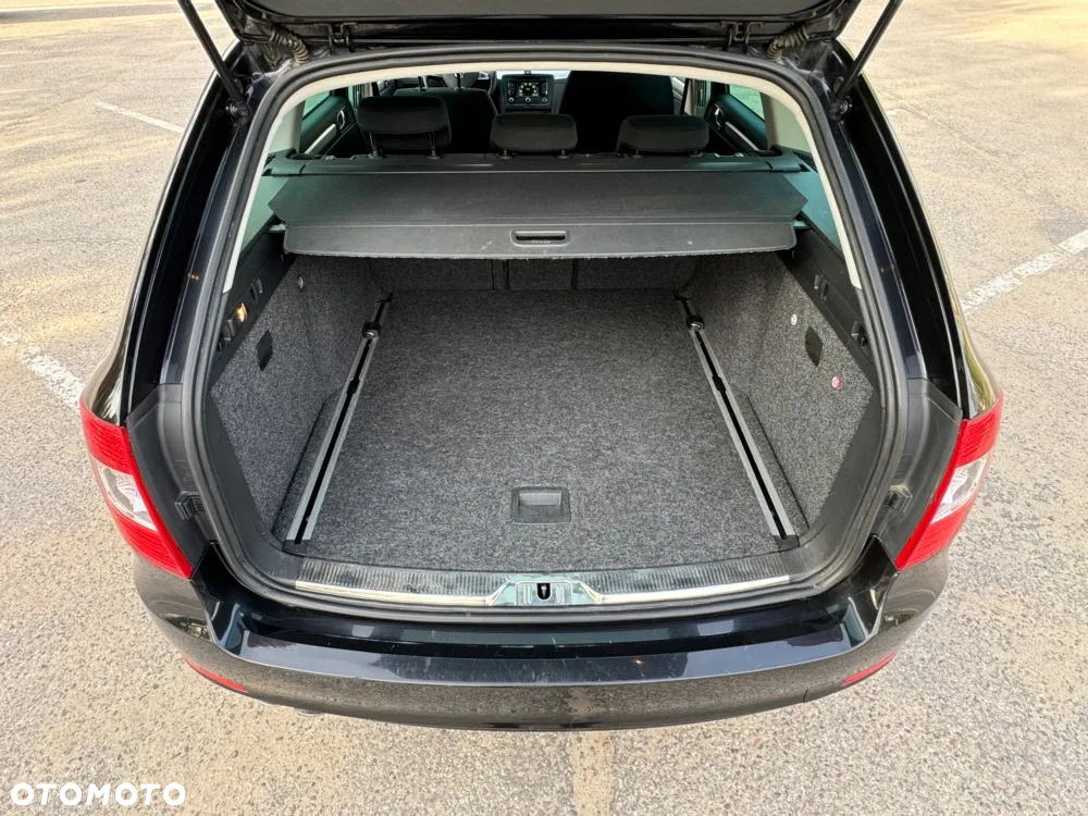 Skoda Superb Combi 2.0 TDI DSG Elegance - 26