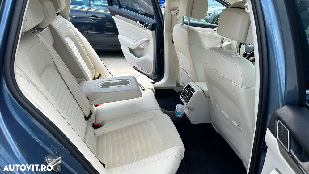 Volkswagen Passat 2.0 TDI DSG Comfortline - 12