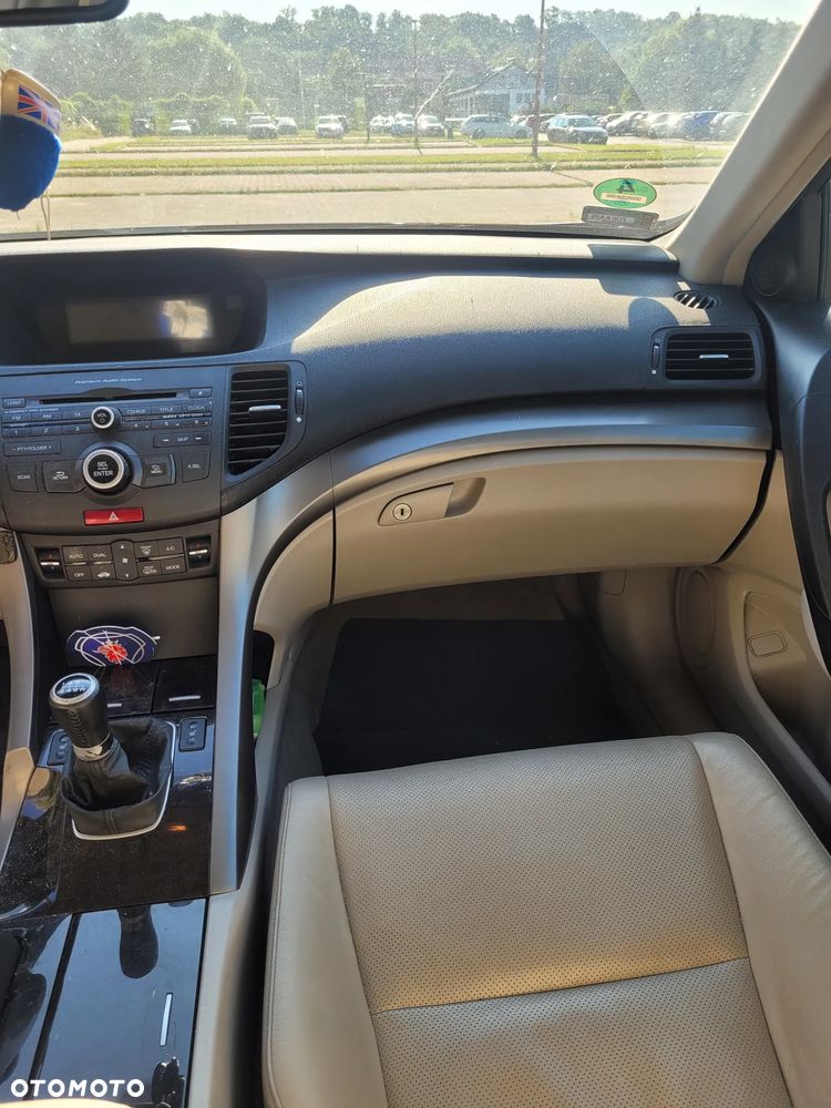 Honda Accord 2.0 Executive - 16
