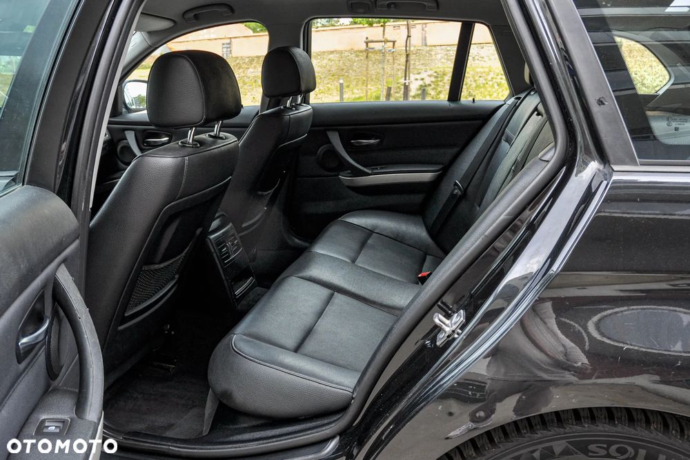 BMW Seria 3 320d - 8