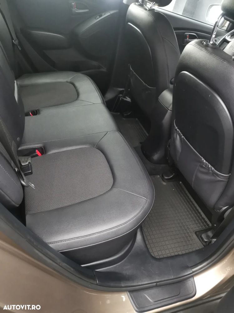 Hyundai ix35 2.0 CRDI 4WD Fifa World Cup Silver Edition - 8