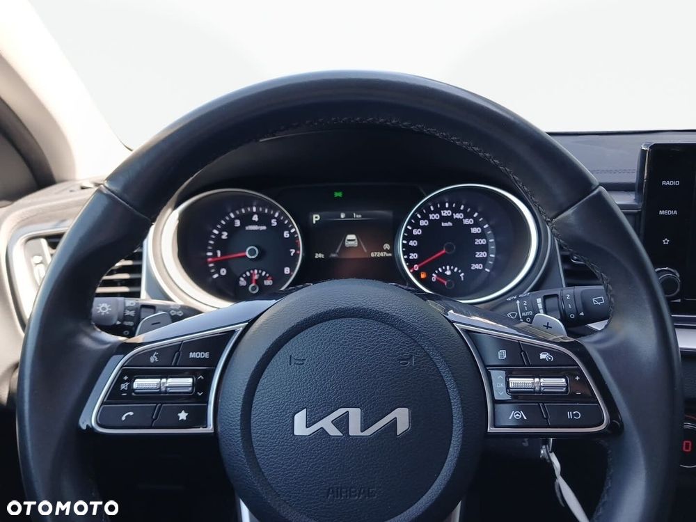 Kia Ceed - 23