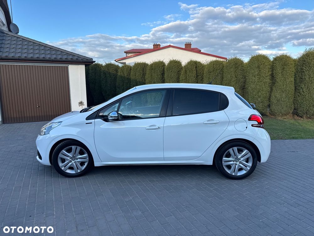 Peugeot 208 PureTech 82 Stop & Start Signature - 12