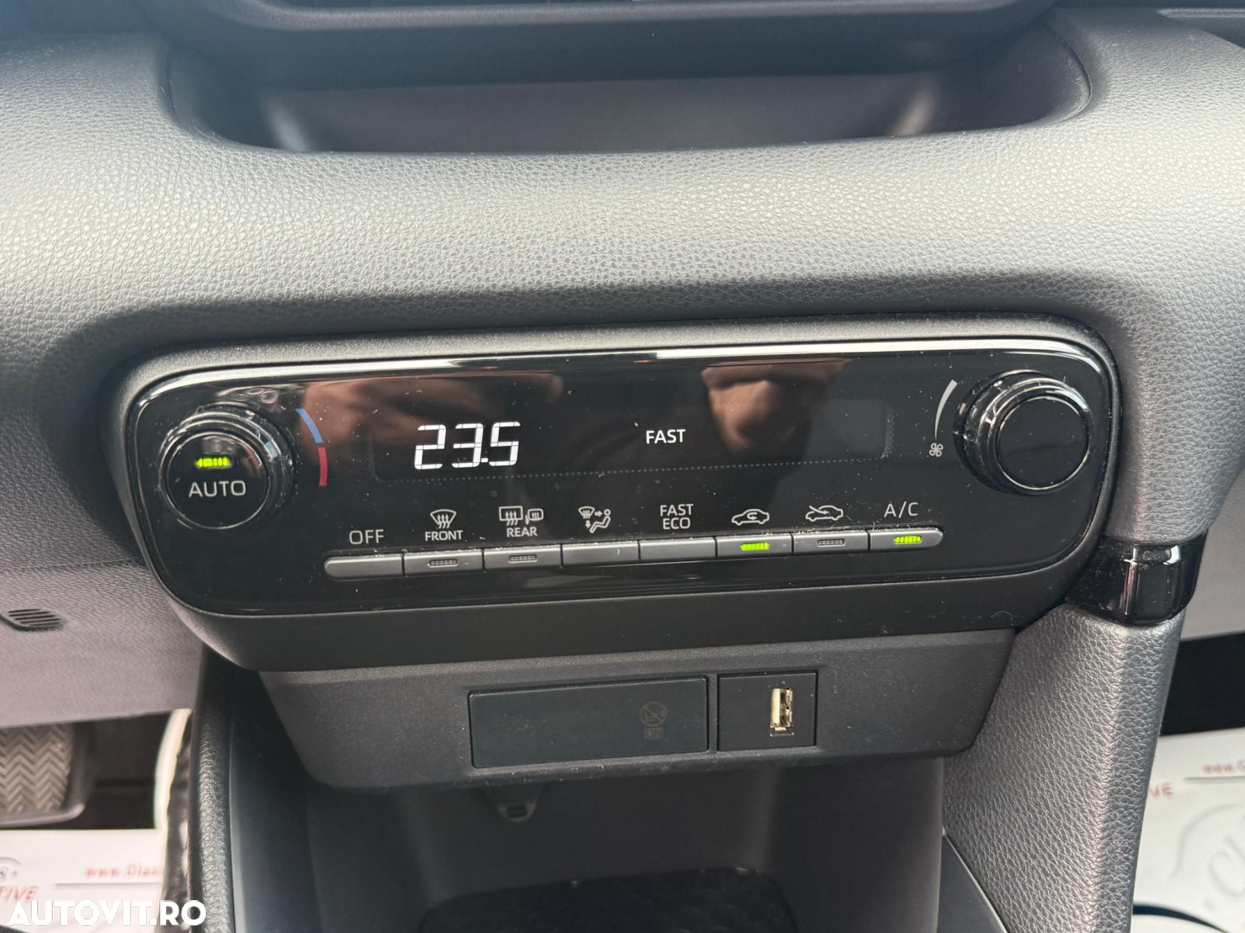 Toyota Yaris - 17