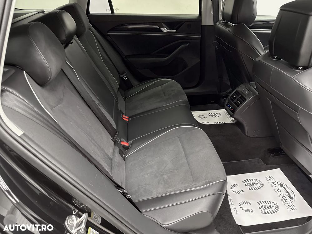 Volkswagen Passat 1.5 eTSI DSG MHEV Business - 16