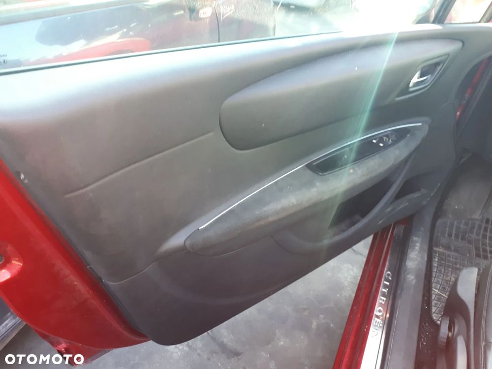 CITROEN C4 04-08 2.0 HDI 16V BELKA TYŁ TYLNA OŚ KOMPLETNA - 28