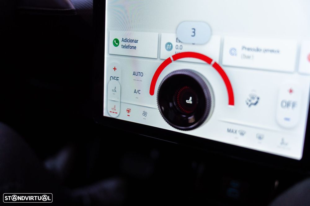 Ford Mustang Mach-E AWD PREMIUM - 25