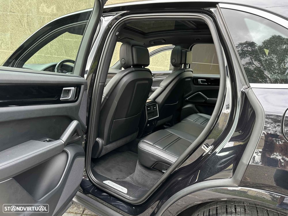 Porsche Cayenne - 13