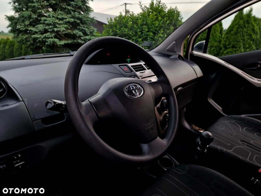 Toyota Yaris 1.33 Sol - 16
