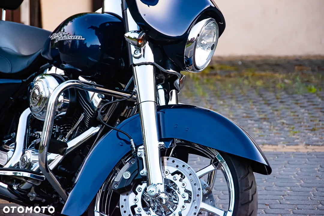 Harley-Davidson FLH Electra Glide - 12