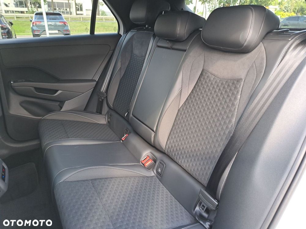 Volkswagen T-Roc 1.5 eTSI R-Line DSG - 17