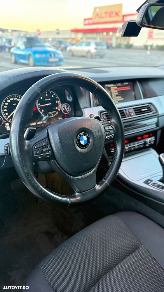 BMW Seria 5 525d xDrive AT - 7